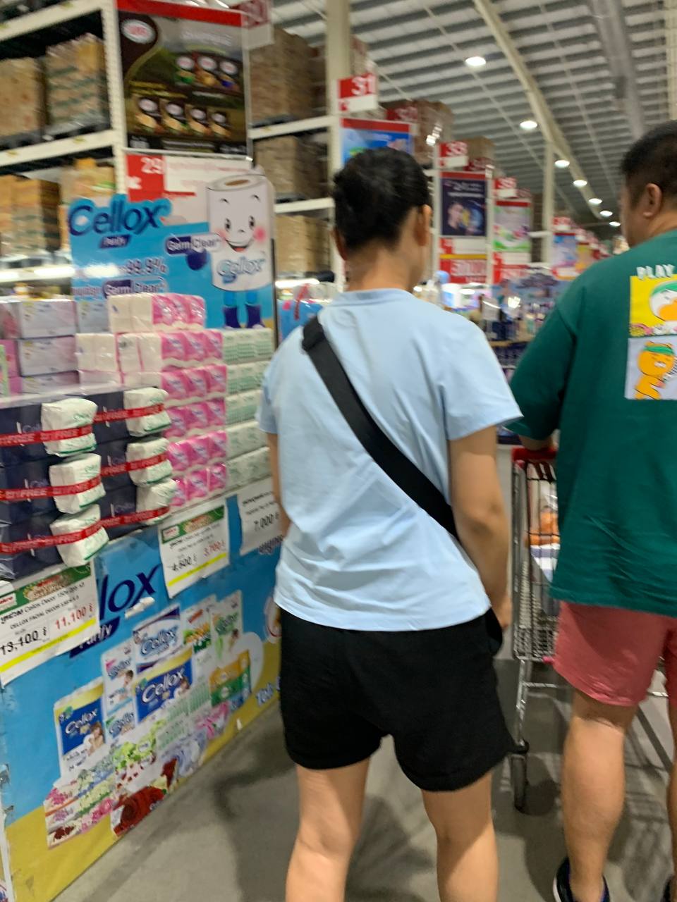Da Houg Heng Enterprise enhances BJC product display at Makro Cambodia